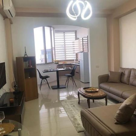 Cozy 1-Bedroom Flat, Beachside Дуррес Экстерьер фото