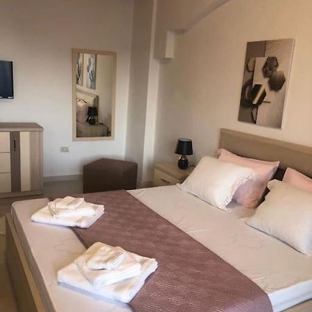 Cozy 1-Bedroom Flat, Beachside Дуррес Экстерьер фото